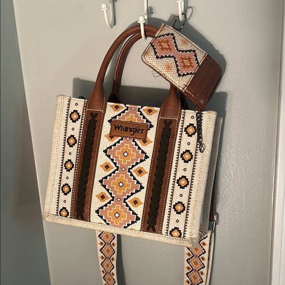 Wrangler Tan and Cream Geometric Tote